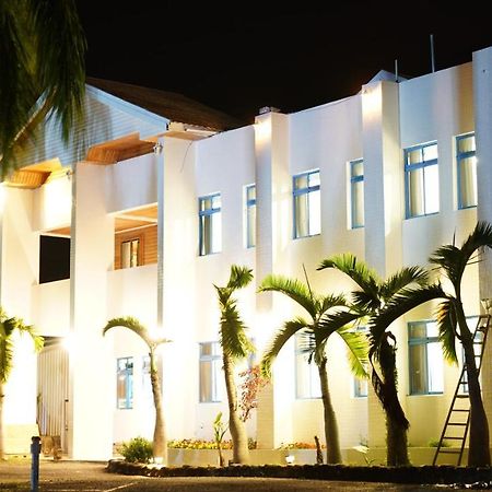 Super White Hotel Taitung Exterior photo