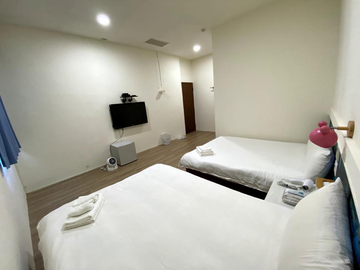 Super White Hotel Taitung Exterior photo