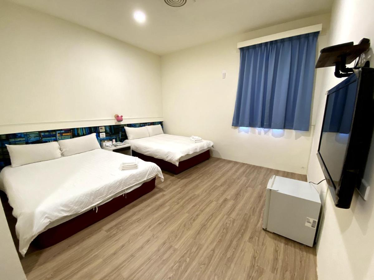 Super White Hotel Taitung Exterior photo